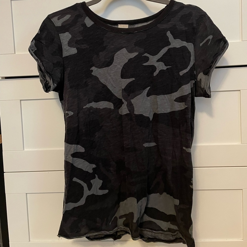 Free People cap sleeve grey camo t shirt